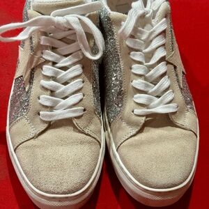 Rubie's Beige and Silver Glitter Sneakers